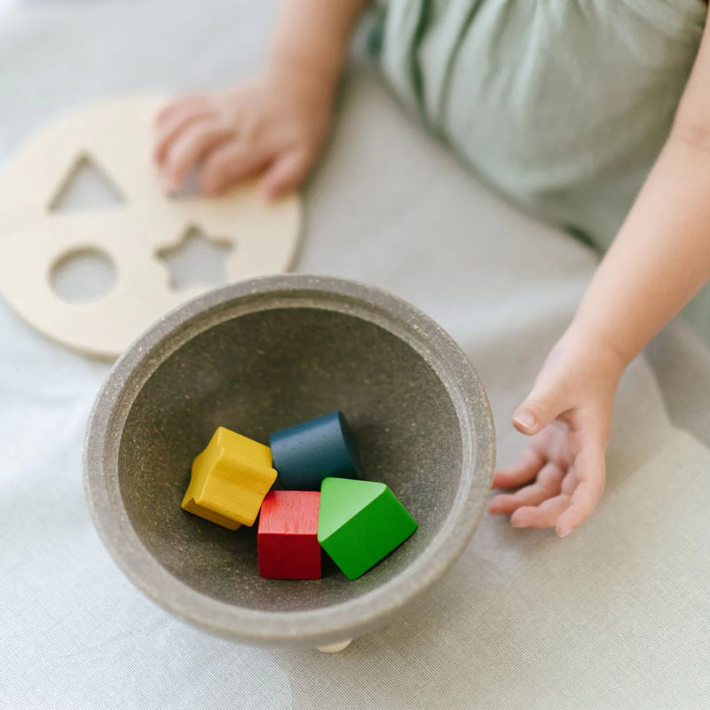 Shape sorting bowl