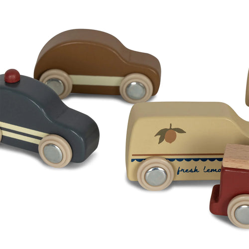 Wooden mini cars