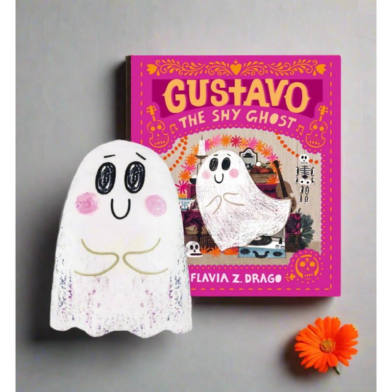 Peluche et livre Gustavo, the Shy Ghost