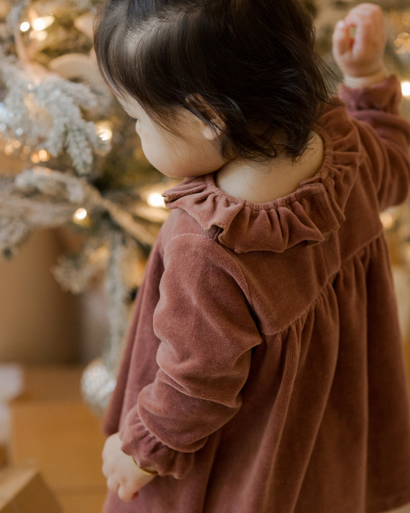 Robe en velours pour bébé