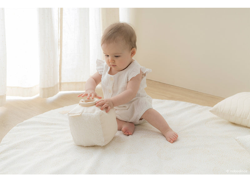 Cube d'activités sensorielles pour bébé